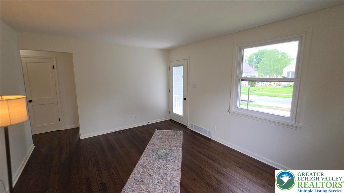 332 Cedar Road Hellertown, PA 18055 - Photo 6 of 55