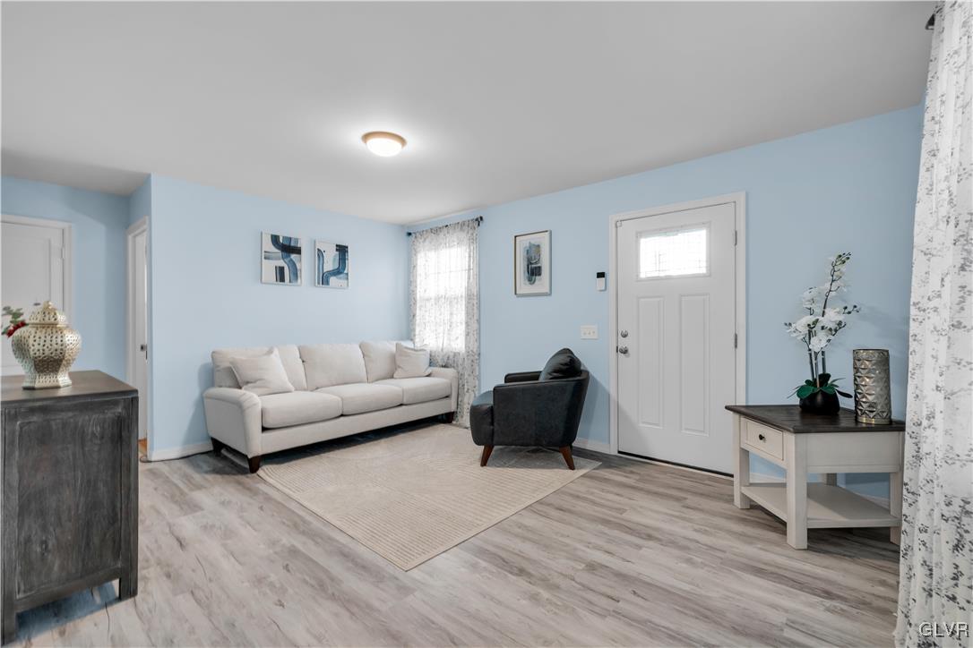 127 Cedar Road Hellertown, PA 18055 - Photo 2 of 29 Gallery Image 2