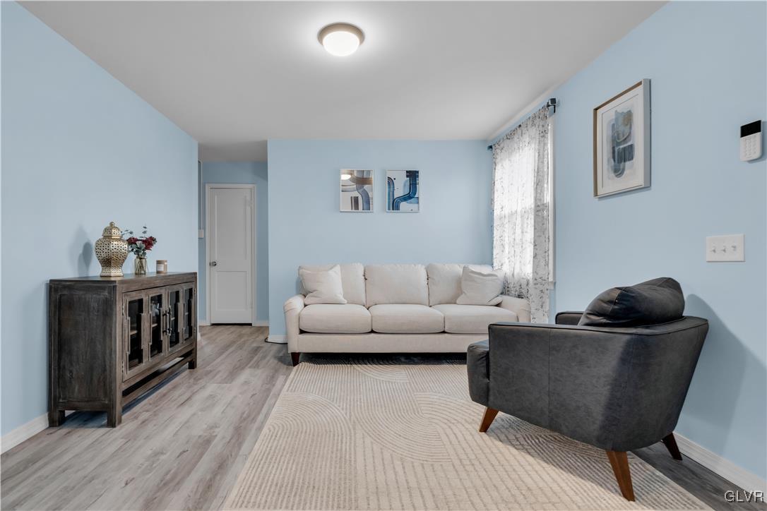 127 Cedar Road Hellertown, PA 18055 - Photo 4 of 29 Gallery Image 4
