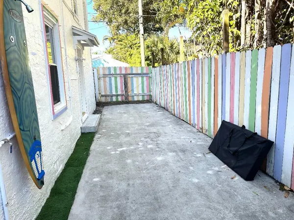 $3,250 | 705 North Palmway, Lake Worth Beach, FL 33460