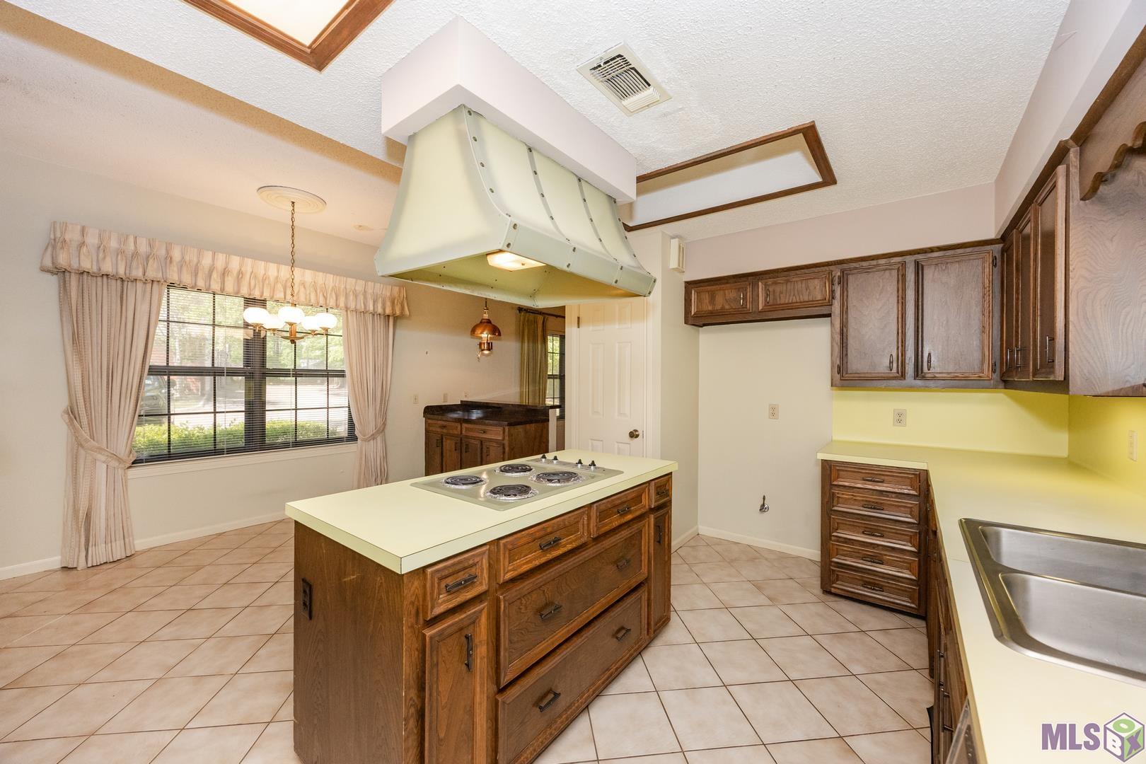 2033 West Magna Carta Place Baton Rouge, LA 70815 - Photo 7 of 18