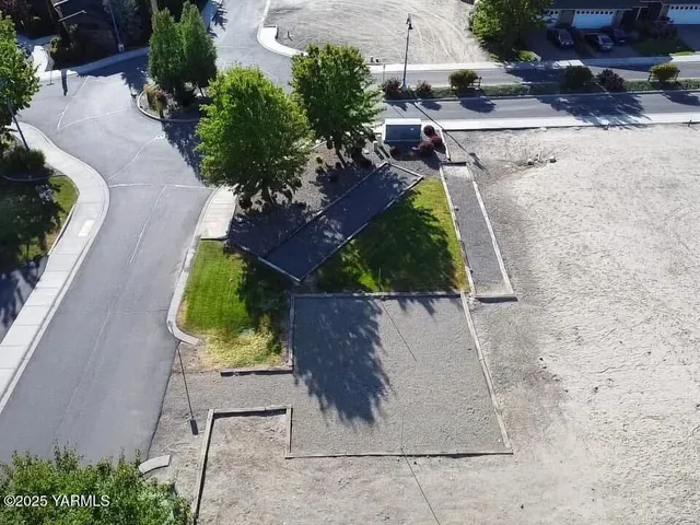 $85,000 | 801 Fountain Boulevard, Zillah, WA 98953