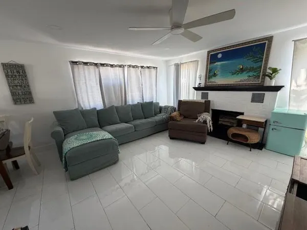 $1,850 | 1015 South K Street, Unit 1 FRONT, Lake Worth Beach, FL 33460