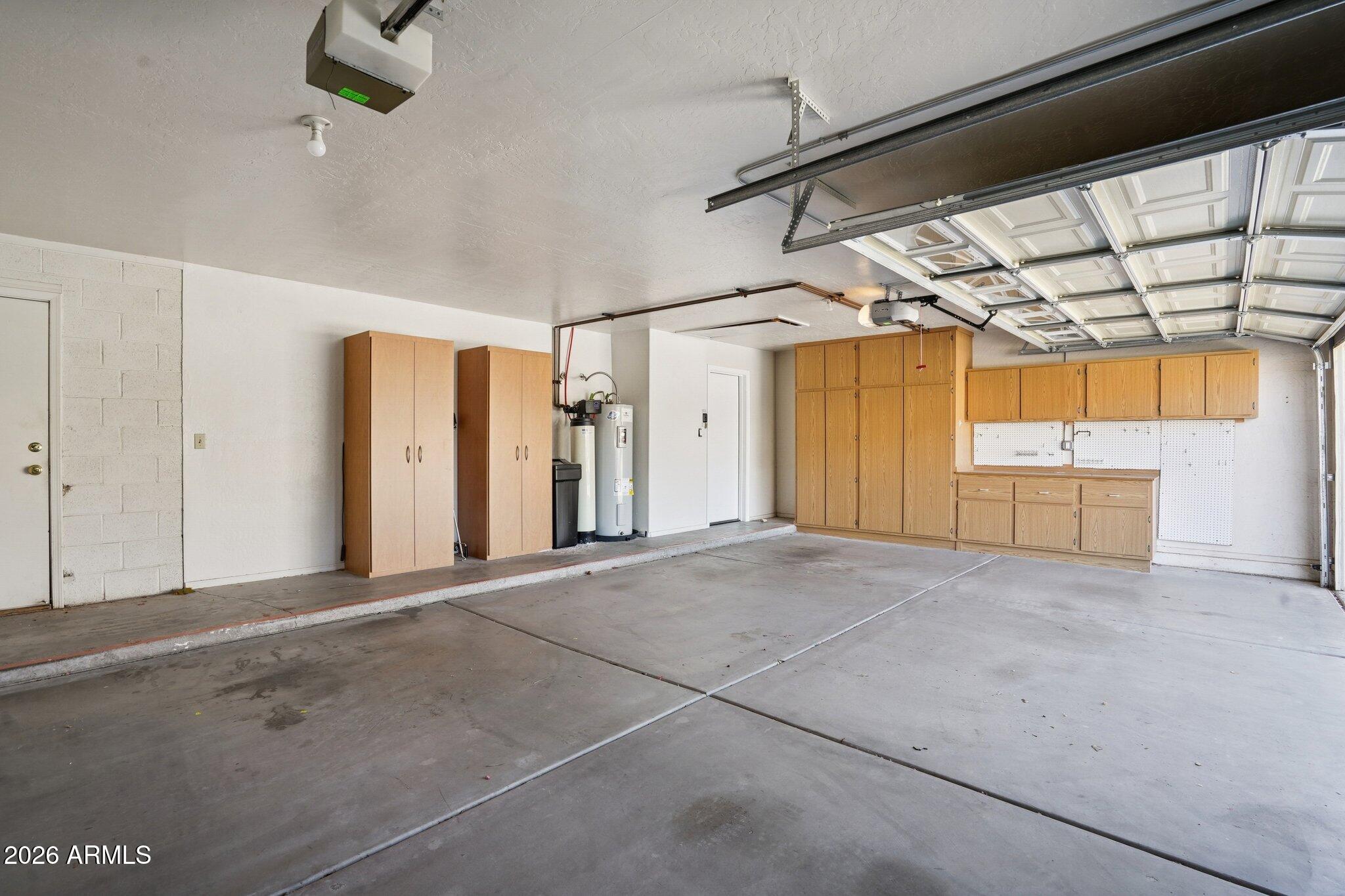 6303 West Melinda Lane Glendale, AZ 85308 - Photo 25 of 26 an empty room with windows