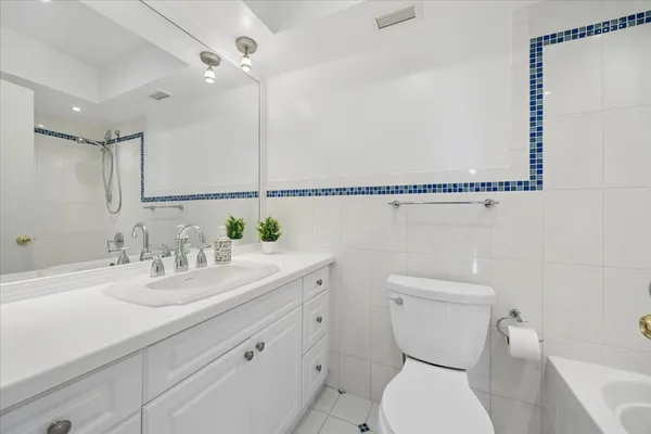 $339,000 | 424 Park Avenue, Unit 501, River Forest, IL 60305