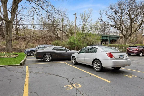 $339,000 | 424 Park Avenue, Unit 501, River Forest, IL 60305