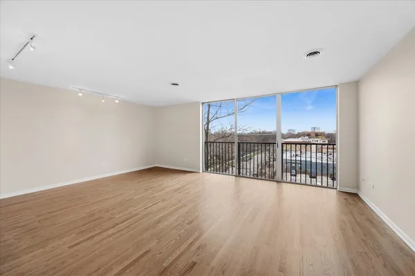$339,000 | 424 Park Avenue, Unit 501, River Forest, IL 60305
