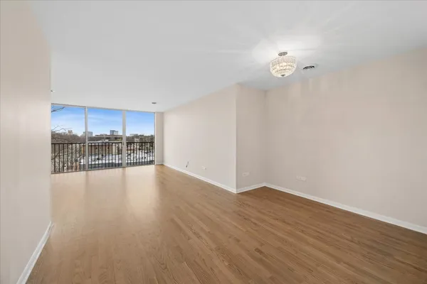 $339,000 | 424 Park Avenue, Unit 501, River Forest, IL 60305
