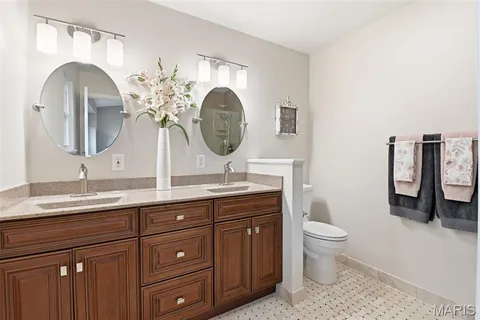 $370,000 | 4 Cambourne Court, St. Peters, MO 63376