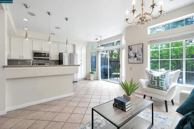 $719,000 | 266-266 Scotts Valley, Hercules, CA 94547