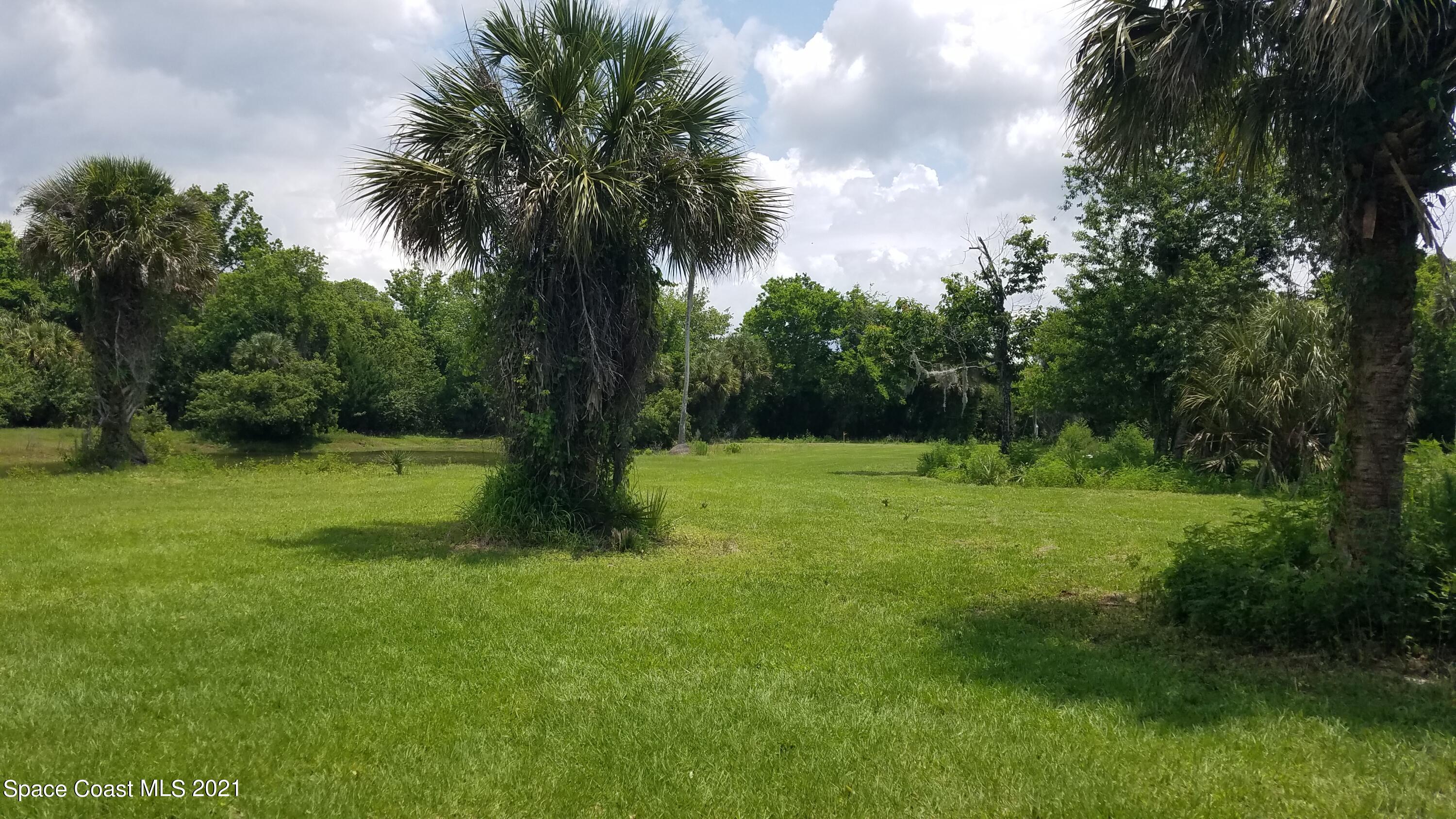 1560 County Line Road Oak Hill, FL 32759 - Photo 3 of 22 Entrance