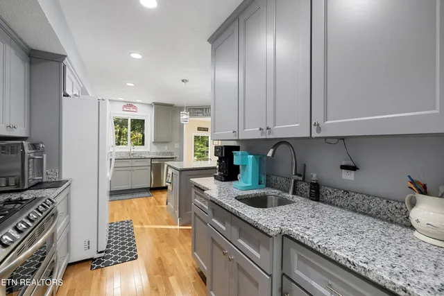 $1,600,000 | 236 Norris Shores Lane, Sharps Chapel, TN 37866