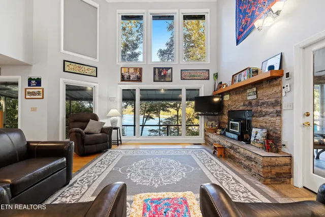 $1,600,000 | 236 Norris Shores Lane, Sharps Chapel, TN 37866