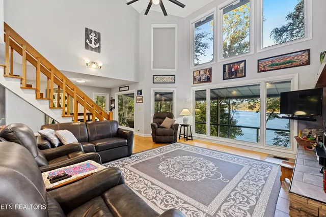 $1,600,000 | 236 Norris Shores Lane, Sharps Chapel, TN 37866