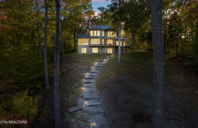 $1,600,000 | 236 Norris Shores Lane, Sharps Chapel, TN 37866