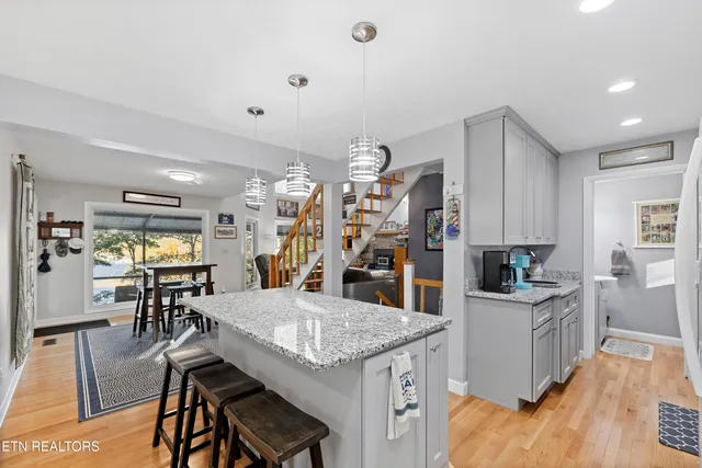 $1,600,000 | 236 Norris Shores Lane, Sharps Chapel, TN 37866