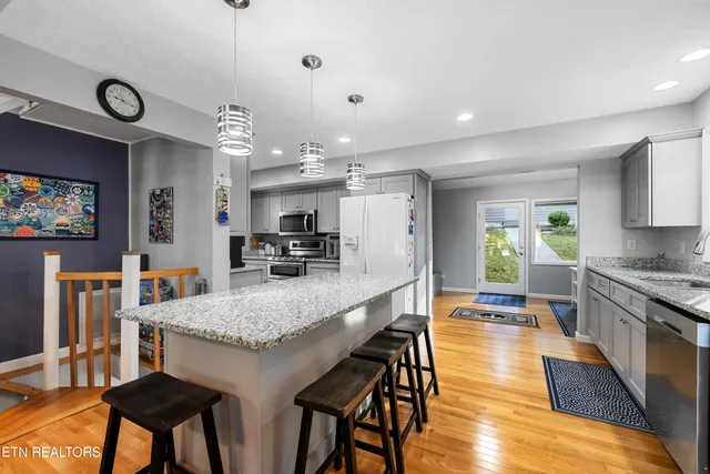 $1,600,000 | 236 Norris Shores Lane, Sharps Chapel, TN 37866