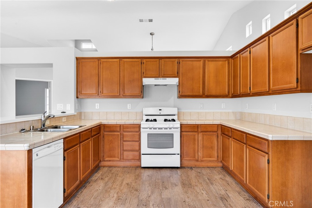 2018 East Jenner Street Lancaster, CA 93535 - Photo 11 of 39