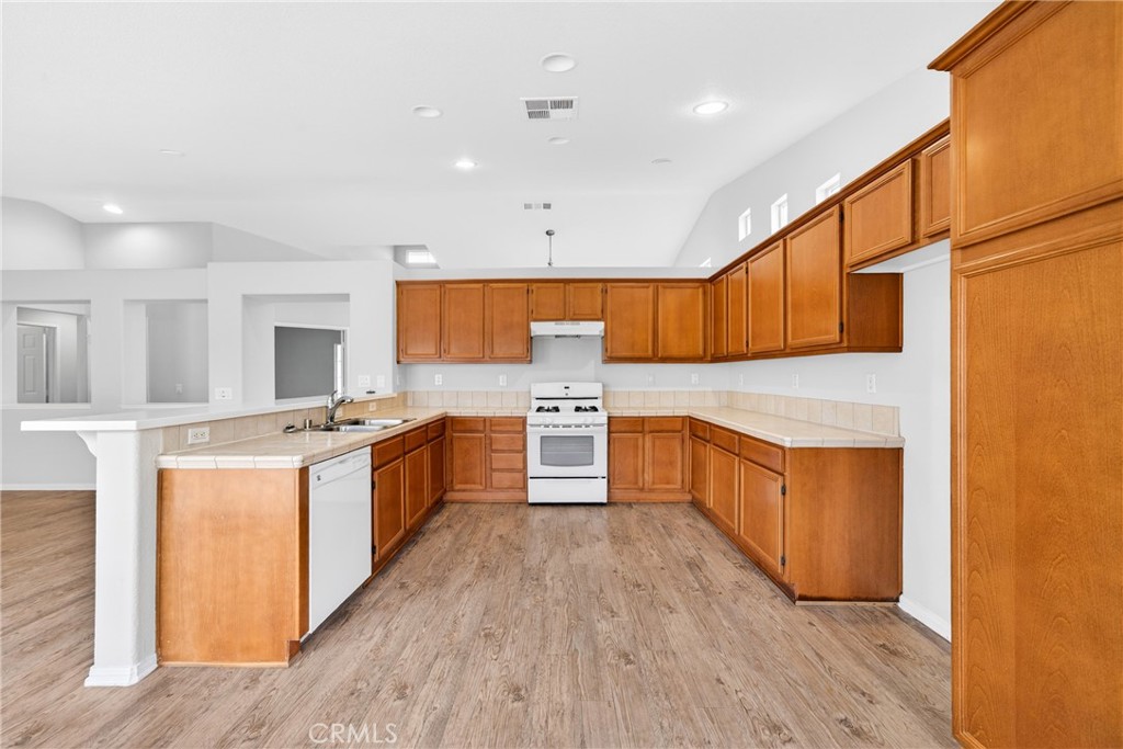 2018 East Jenner Street Lancaster, CA 93535 - Photo 14 of 39