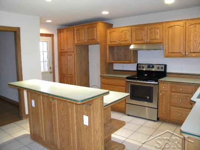 5925 North Graham Road Freeland, MI 48623 - Photo 10 of 27 31341777-9.JPG