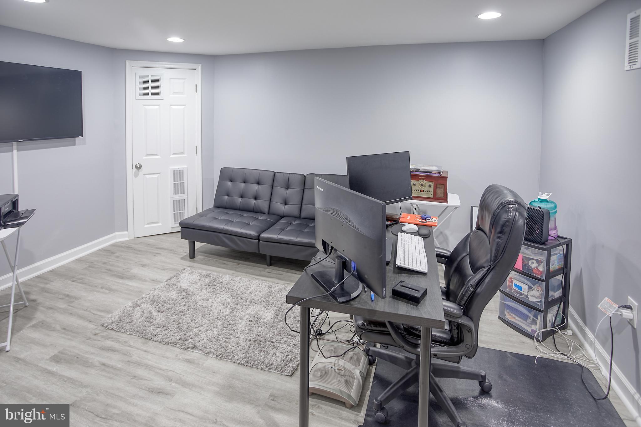 5257 Darien Road Baltimore, MD 21206 - Photo 15 of 20 Gallery Image 15