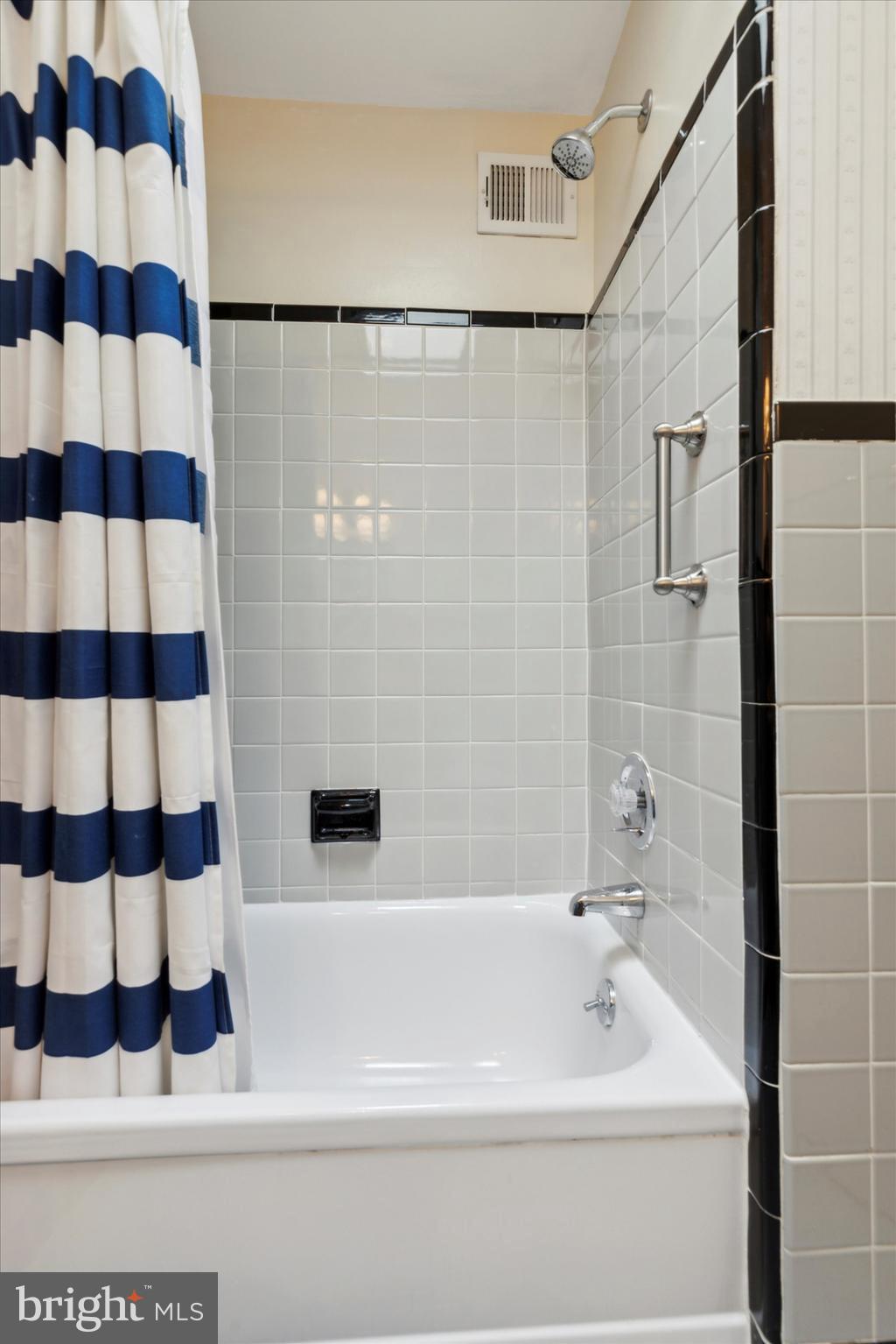 23 Windsor Road, Unit 2 Glenside, PA 19038 - Photo 10 of 14