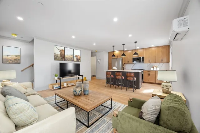 $699,000 | 9 Swan Street, Unit 3, Beverly, MA 01915