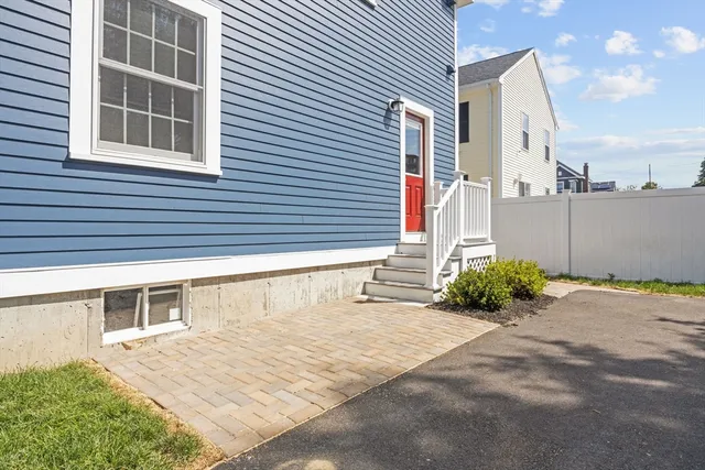 $699,000 | 9 Swan Street, Unit 3, Beverly, MA 01915