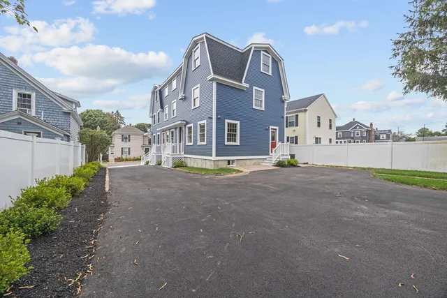 $699,000 | 9 Swan Street, Unit 3, Beverly, MA 01915