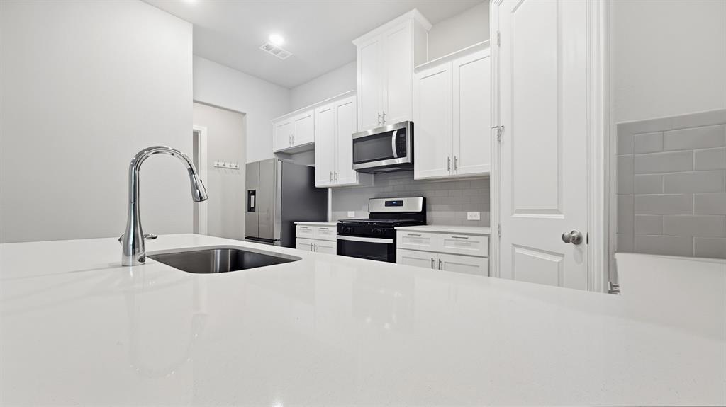 6247 Rilla Street Frisco, TX 75035 - Photo 3 of 22 Gallery Image 3