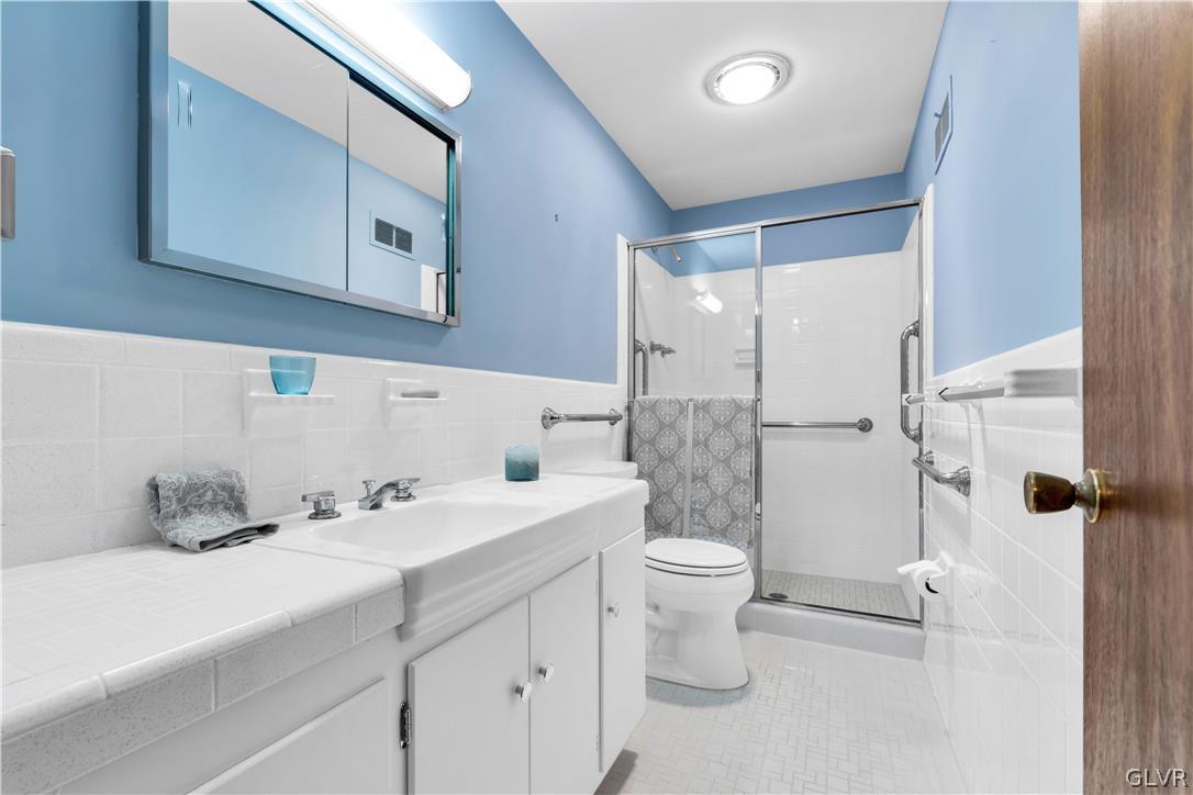 430 Macada Road Bethlehem, PA 18017 - Photo 25 of 45