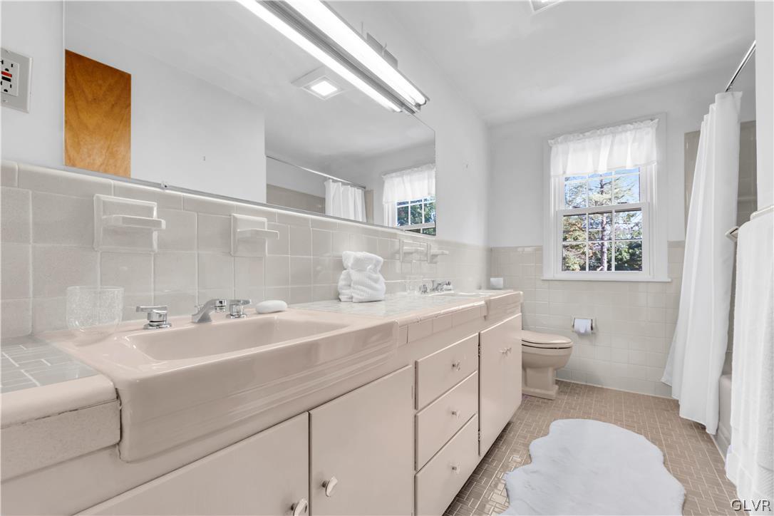 430 Macada Road Bethlehem, PA 18017 - Photo 33 of 45 Stylish 2nd floor Bathroom