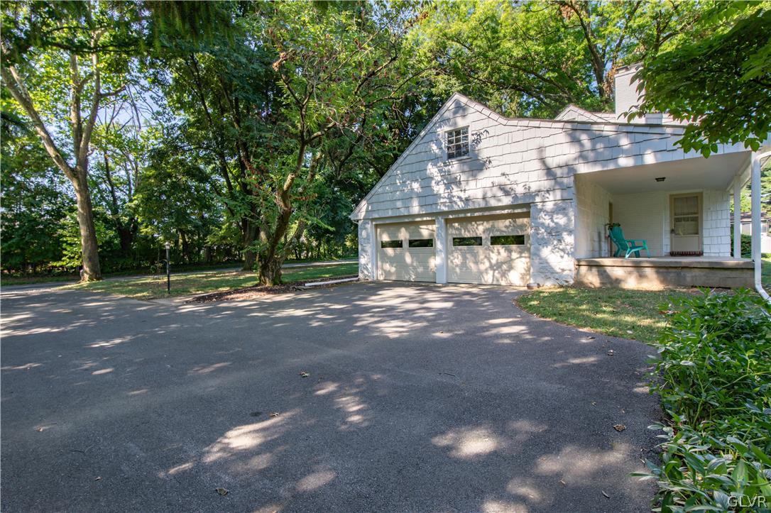 430 Macada Road Bethlehem, PA 18017 - Photo 5 of 45