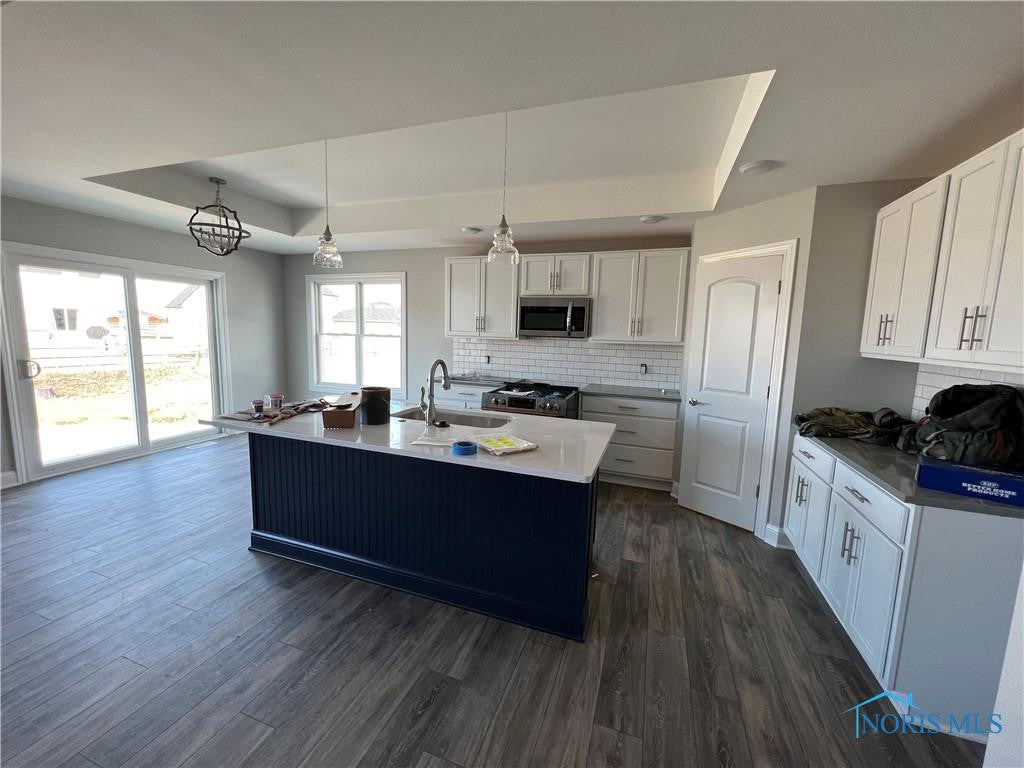 214 Avilyn Road Oregon, OH 43616 - Photo 3 of 7 Gallery Image 3