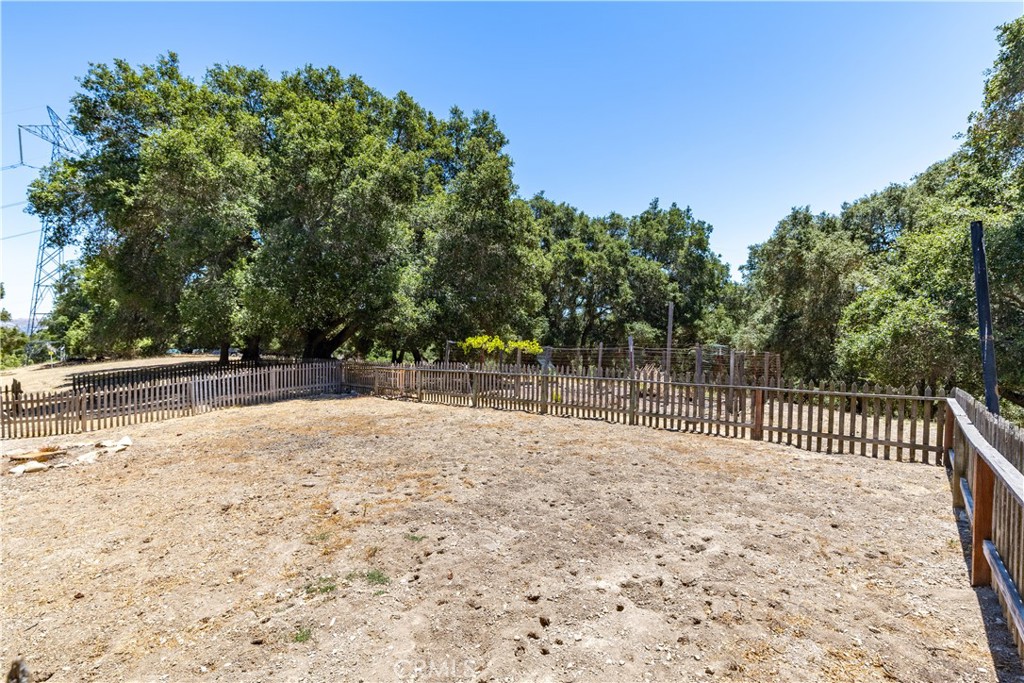 7905 San Gregorio Road Atascadero, CA 93422 - Photo 27 of 40 Plenty of room to be creative.