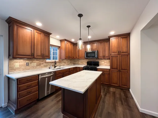 $650,000 | 2741 Gateshead Drive, Naperville, IL 60564