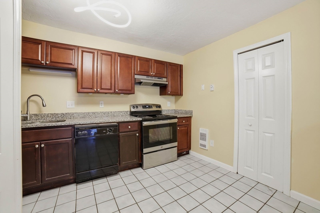 11 Gibbs Street, Unit B17 Worcester, MA 01607 - Photo 6 of 19