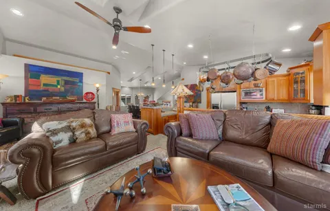 $1,595,000 | 962 Modesto Avenue, South Lake Tahoe, CA 96150