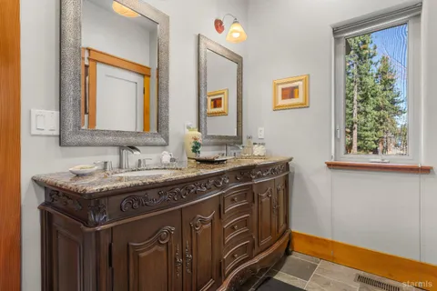 $1,595,000 | 962 Modesto Avenue, South Lake Tahoe, CA 96150