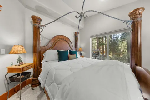 $1,595,000 | 962 Modesto Avenue, South Lake Tahoe, CA 96150
