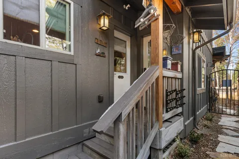 $1,595,000 | 962 Modesto Avenue, South Lake Tahoe, CA 96150