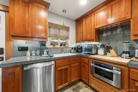 $1,595,000 | 962 Modesto Avenue, South Lake Tahoe, CA 96150