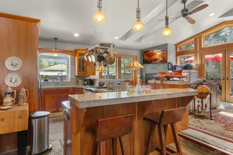 $1,595,000 | 962 Modesto Avenue, South Lake Tahoe, CA 96150