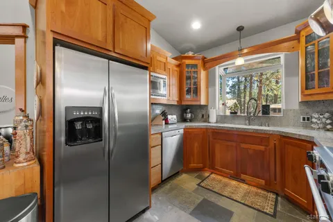 $1,595,000 | 962 Modesto Avenue, South Lake Tahoe, CA 96150