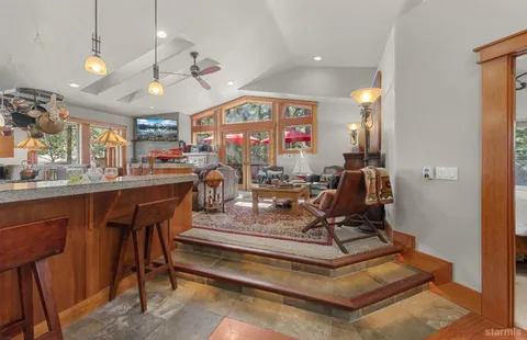 $1,595,000 | 962 Modesto Avenue, South Lake Tahoe, CA 96150
