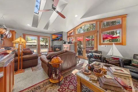 $1,595,000 | 962 Modesto Avenue, South Lake Tahoe, CA 96150