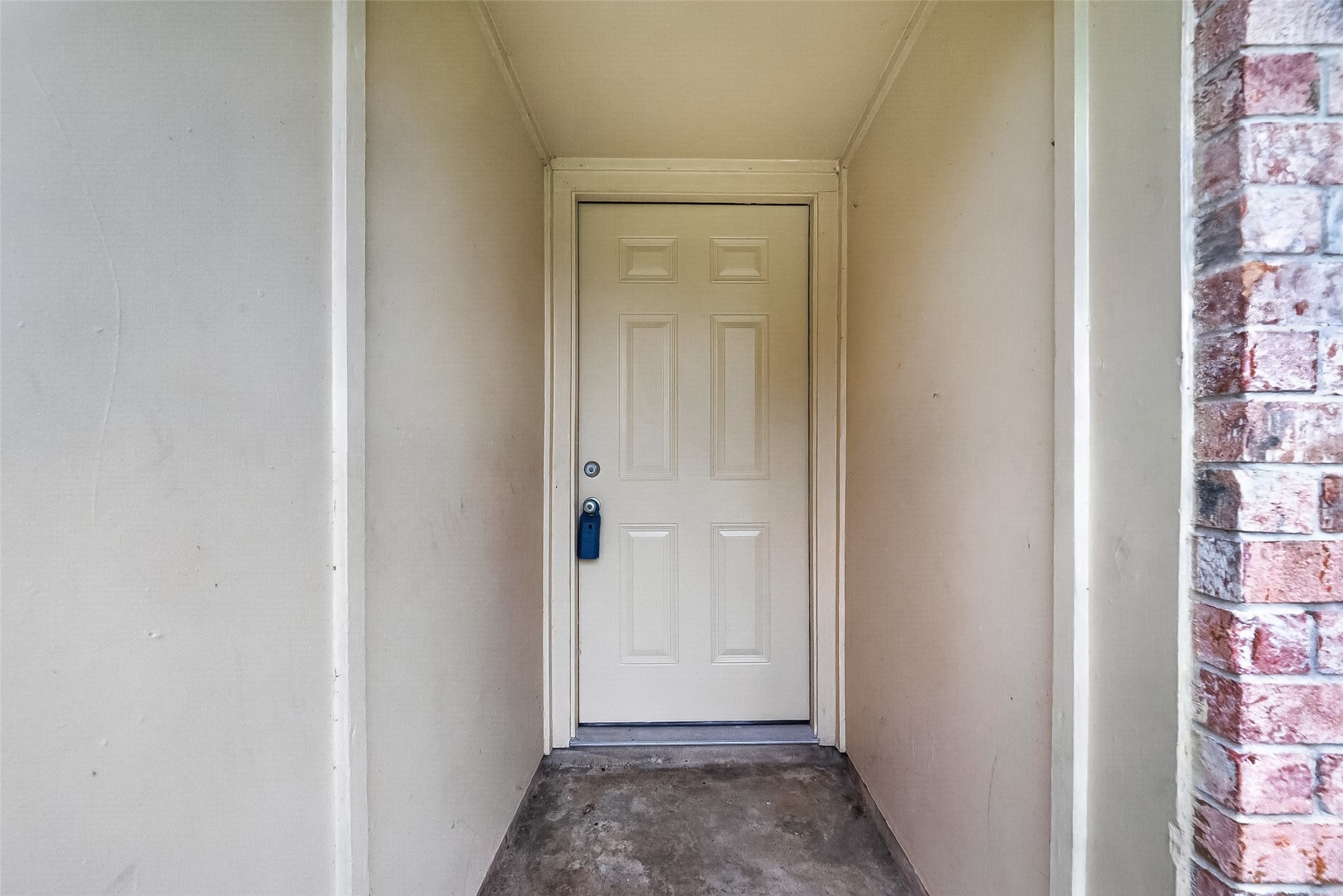 4826 Redfish Reef Drive Bacliff, TX 77518 - Photo 2 of 25 a view of a hallway with a door
