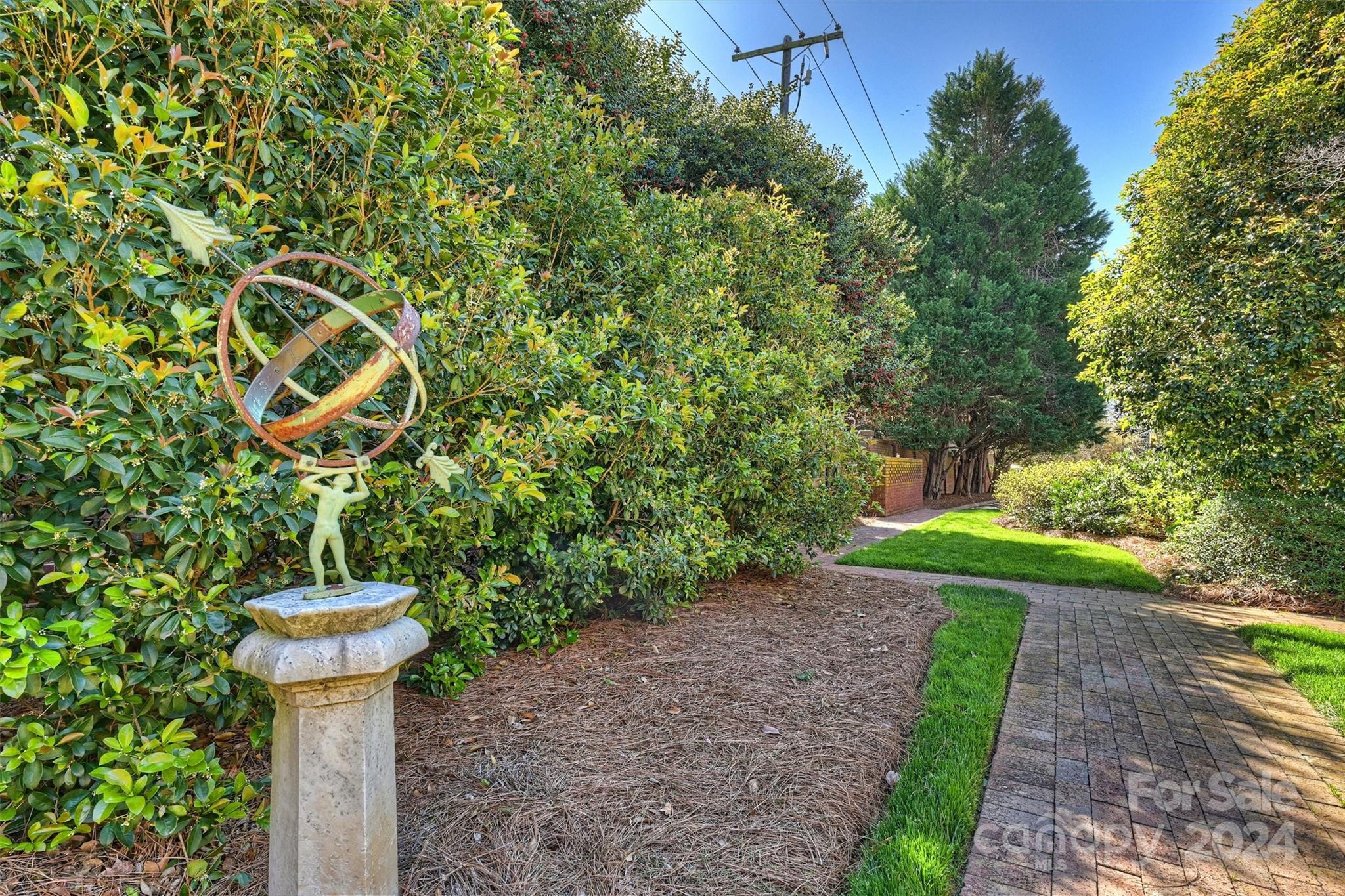 1905 Queens Road Charlotte, NC 28207 - Photo 40 of 44 a view of a pathway in a garden