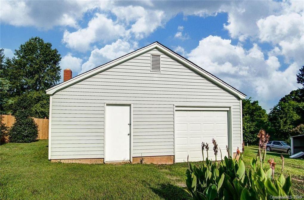 1606 Hinson Road Monroe, NC 28112 - Photo 3 of 21 Gallery Image 3