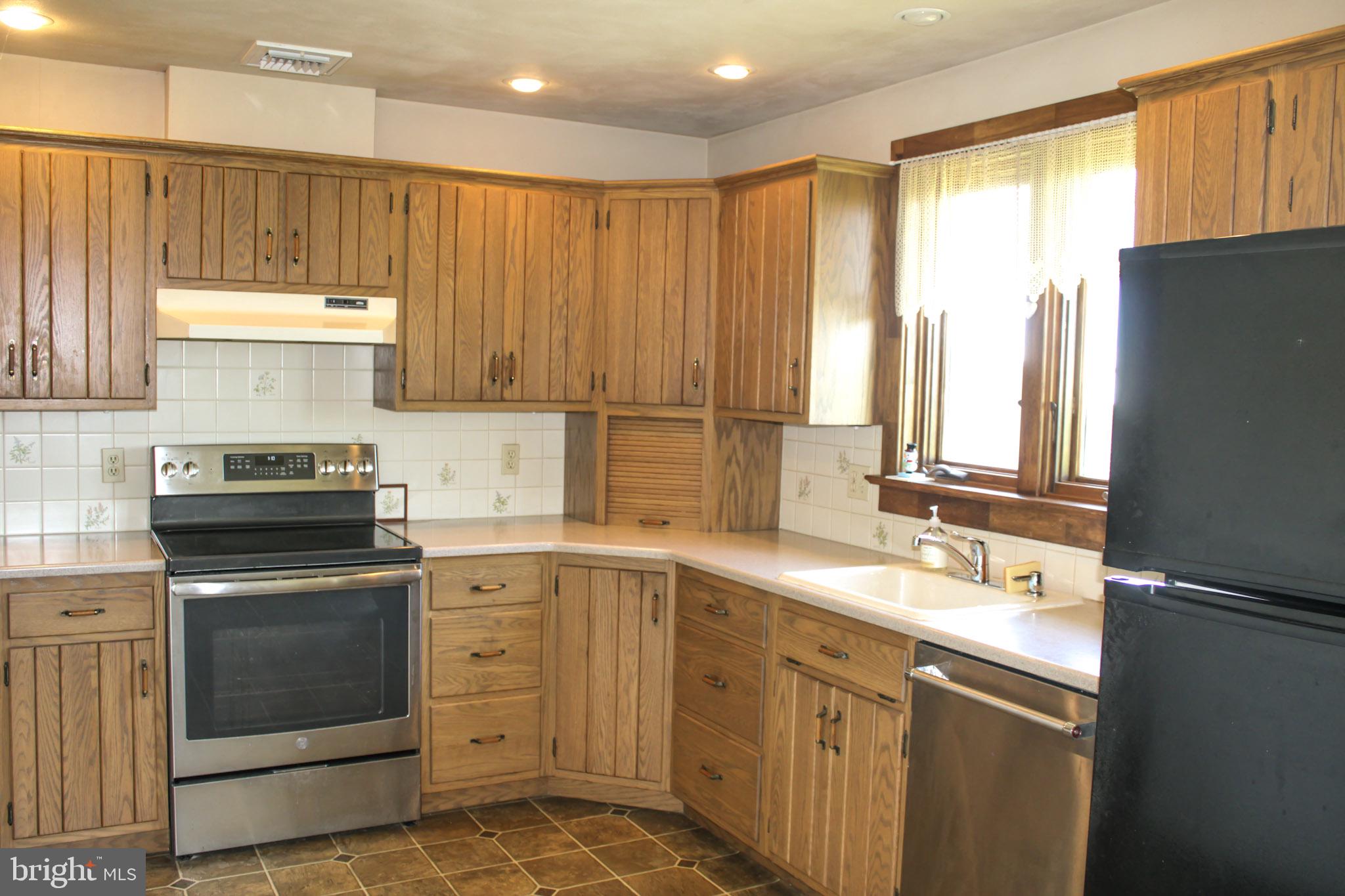 1088 Donegal Springs Road Mount Joy, PA 17552 - Photo 15 of 38 Kitchen alt